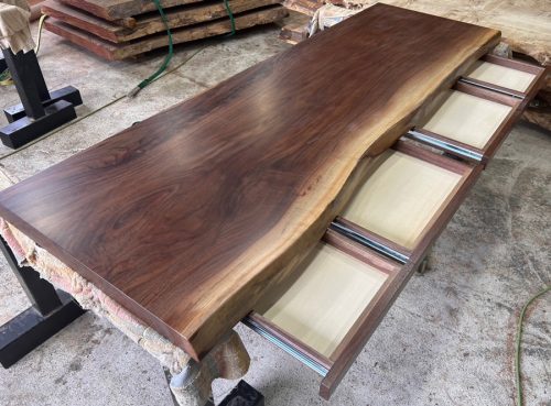 ウォルナット　引き出し付テーブル　ウレタン塗装