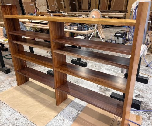 イロコ・ウォルナット棚　ウレタン塗装
