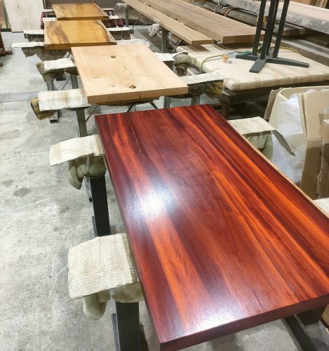 テーブル天板　パドック・モミ・イロコ　ガラス塗装