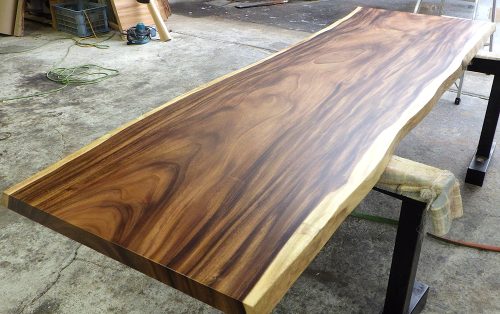 モンキーポッドテーブル　ウレタン塗装1